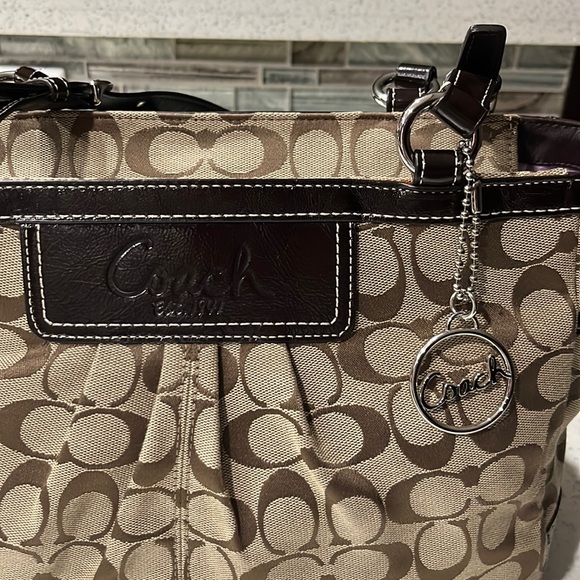 2009 Coach Pleated Signature East/West Gallery Tote Shoulder Bag - Picture 4 of 16